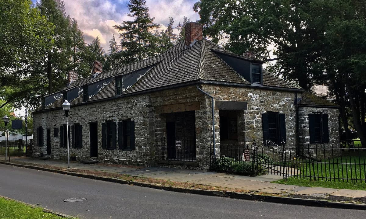 The Senate House, a 1670s stone house in Kingston, NY