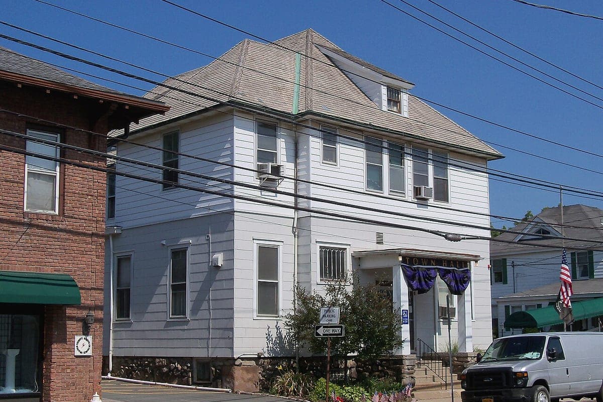Woodbury Town Hall in Woodbury, NY