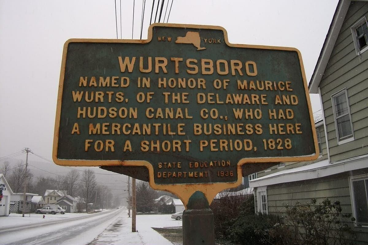 Historic marker: Wurtsboro, named in honor of Maurice Wurts of the Delaware and Hudson Canal Co.
